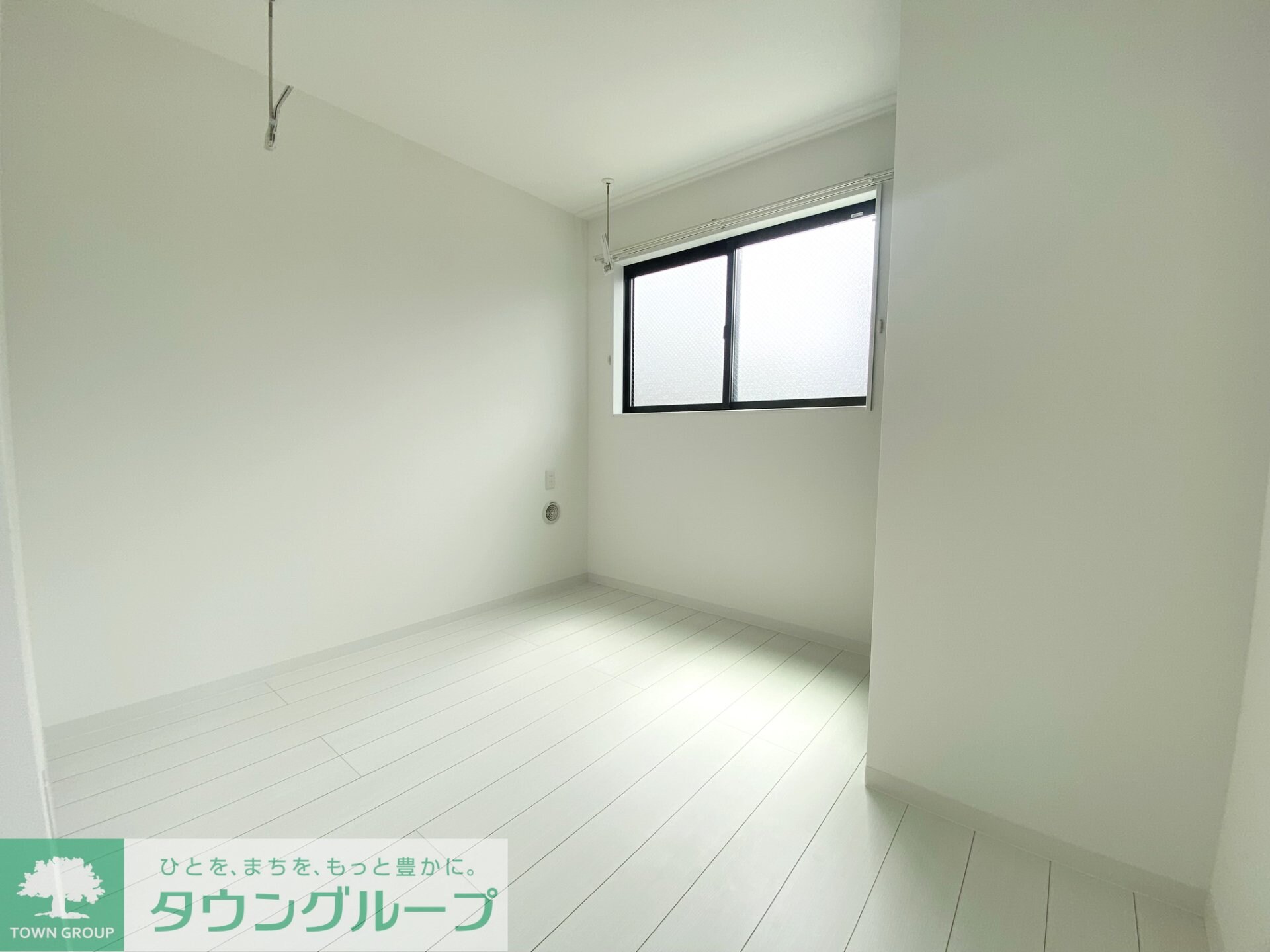 物件内観写真3　(リビング/居室)