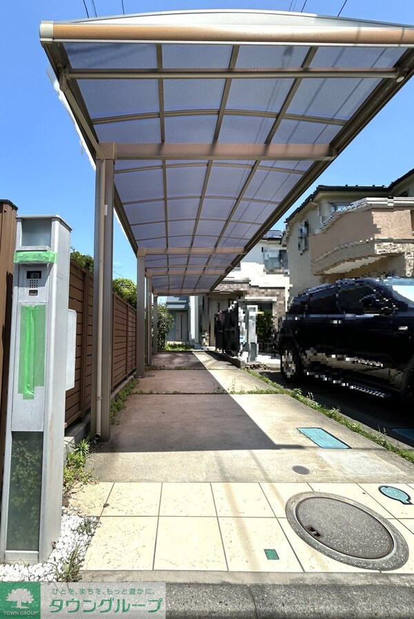 駐車場(最大2台駐車可能、サイズは必ず現地でご確認ください。)