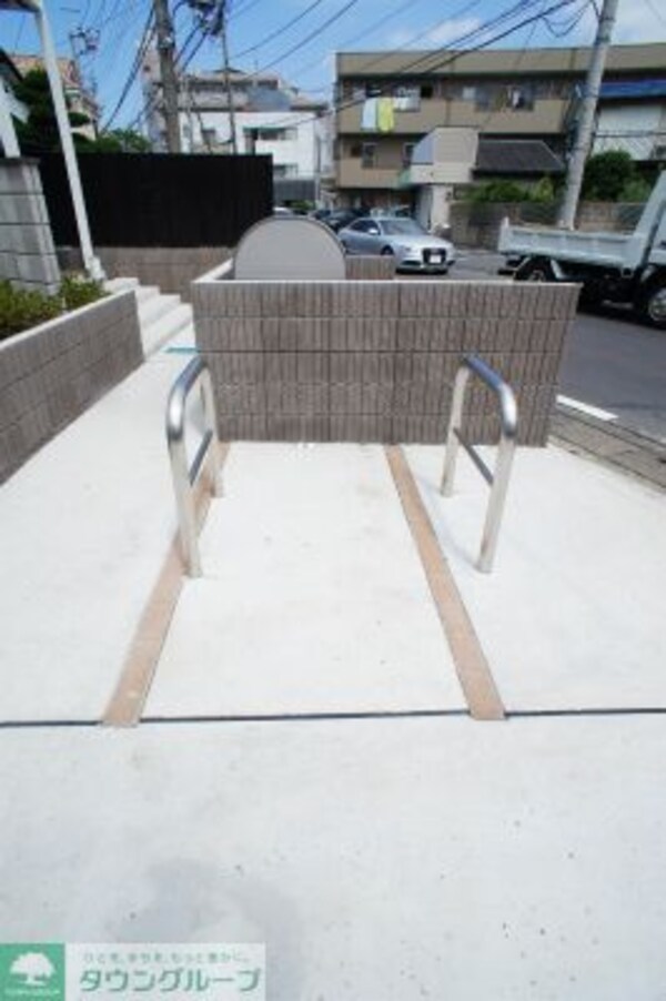 駐車場(バイク置き場)