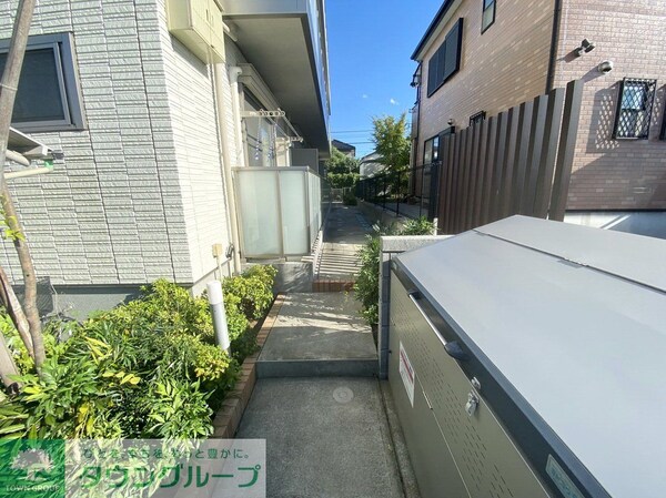 エントランス(庭)