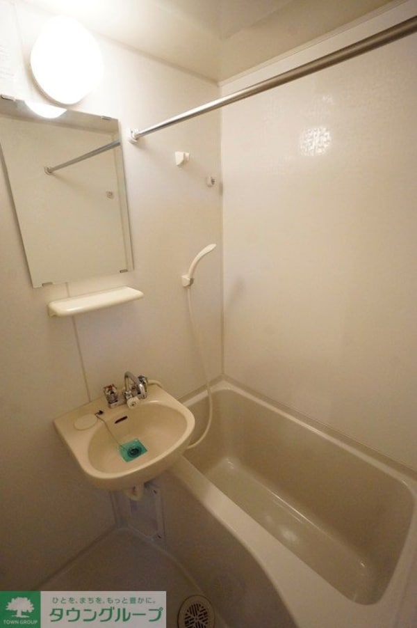 バス／シャワールーム等(205号室の写真を使用してます。)