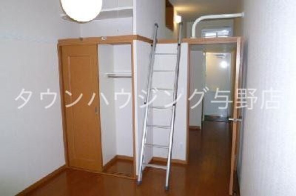 その他室内・内装(1Fフローリング、2Fジュータン敷き)