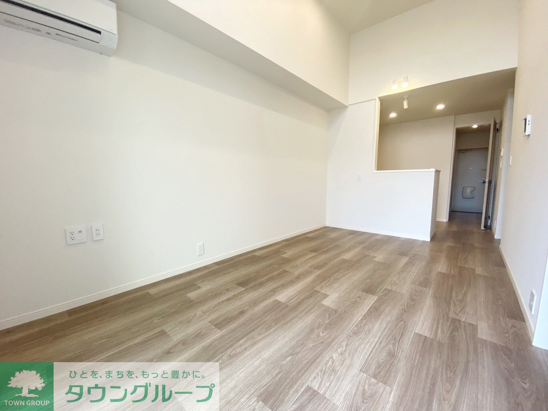 物件内観写真3　(リビング/居室)