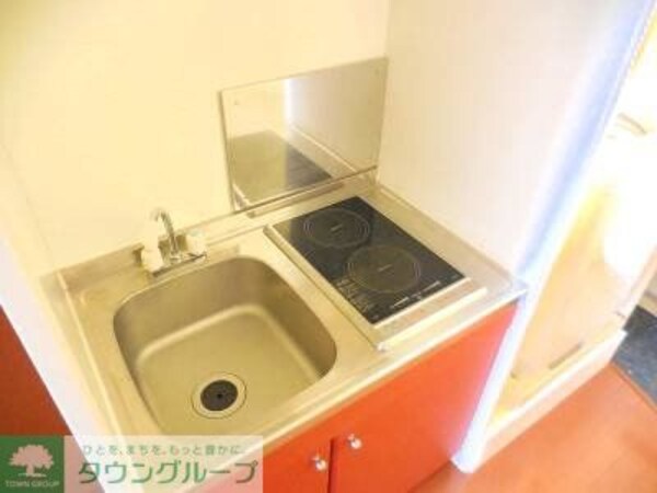 キッチン(一人暮らしでも安心なラジエントヒーターを採用しています。)