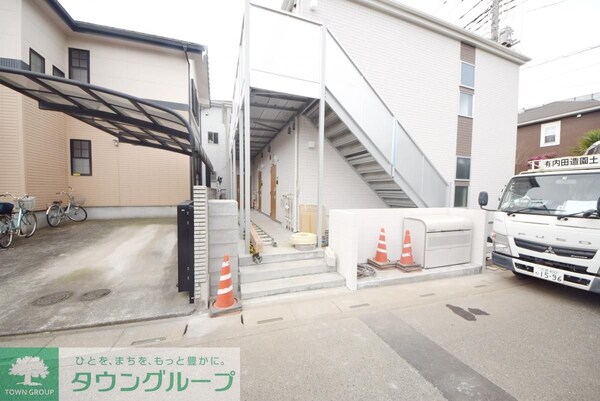 エントランス(駐車場)