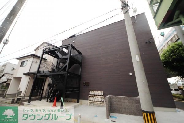 エントランス(駐車場)
