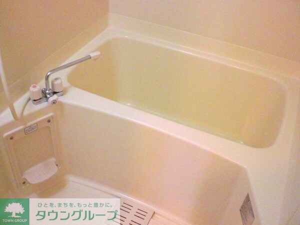バス／シャワールーム等(広々とした浴室で1日の疲れを癒します。)