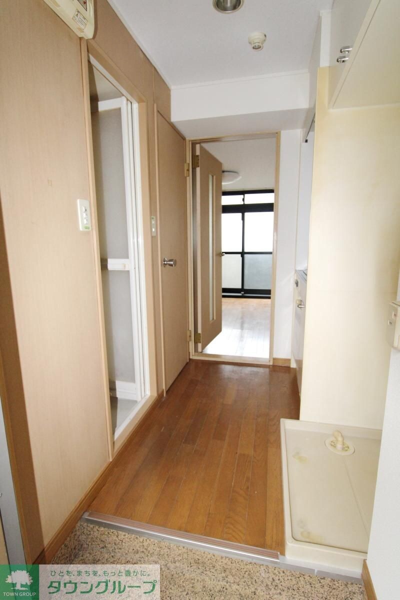 物件内観写真6　(玄関)