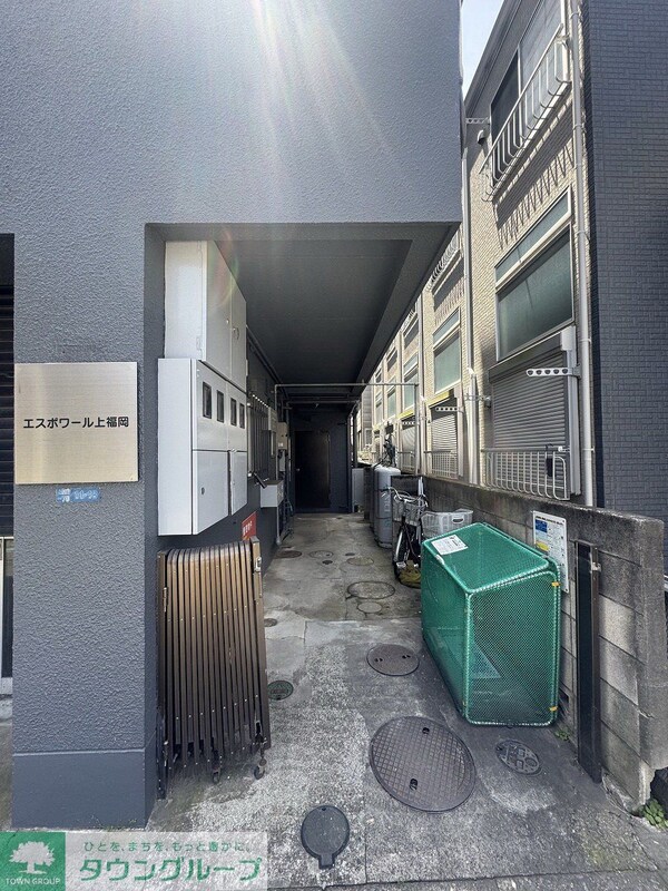 エントランス(駐車場)