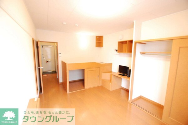 リビング・居室(1階フローリング、2階カーペット)