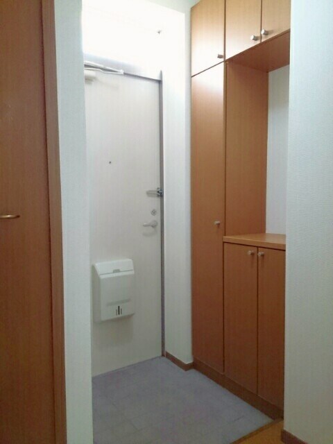 物件内観写真9　(玄関)