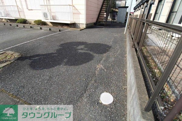 エントランス(駐車場)