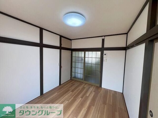 寝室(綺麗にリフォーム済みのお部屋です)