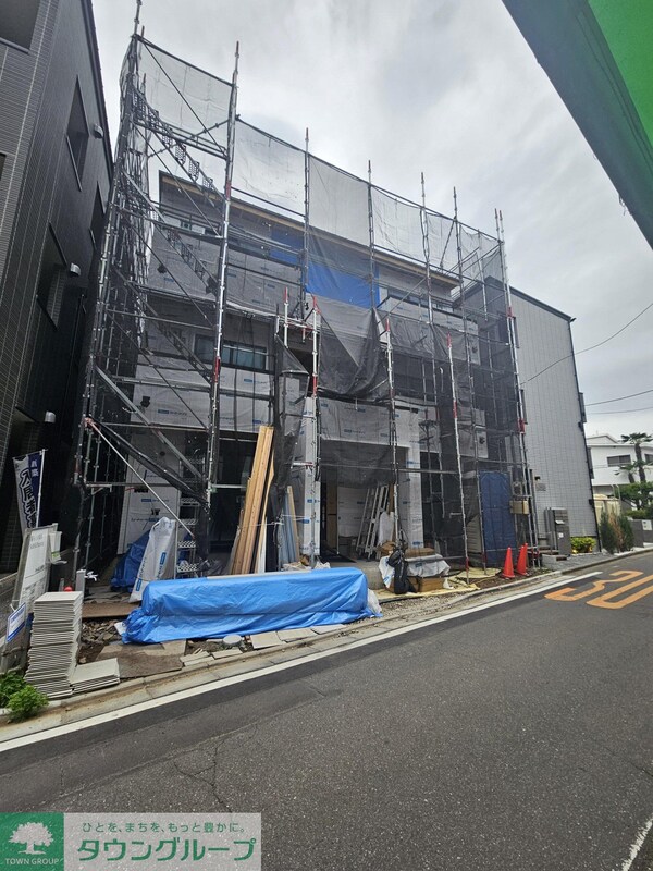 エントランス(駐車場)