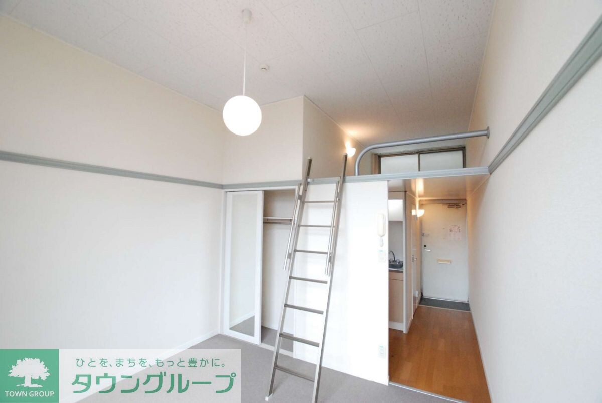 物件内観写真2　(収納)