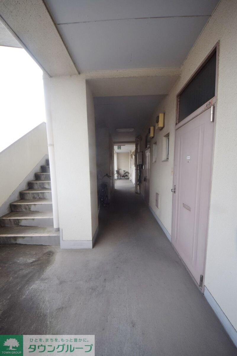 物件内観写真11　(エントランス)