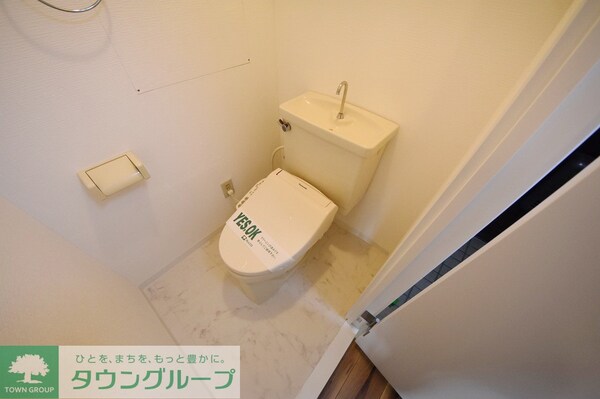 トイレ(※別号室のリフォーム後の写真)