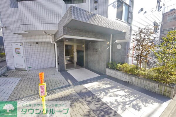エントランス(駐車場)