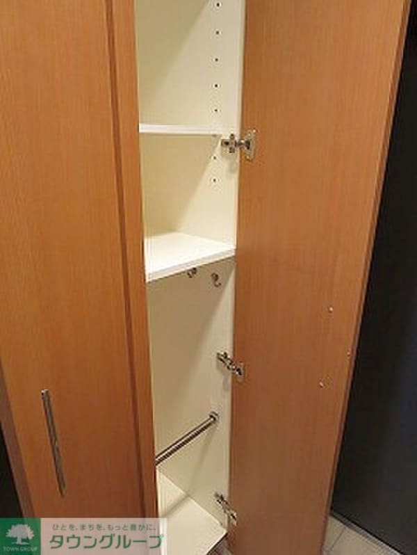玄関(内見の予約先はタウンハウジング中野店になります★)