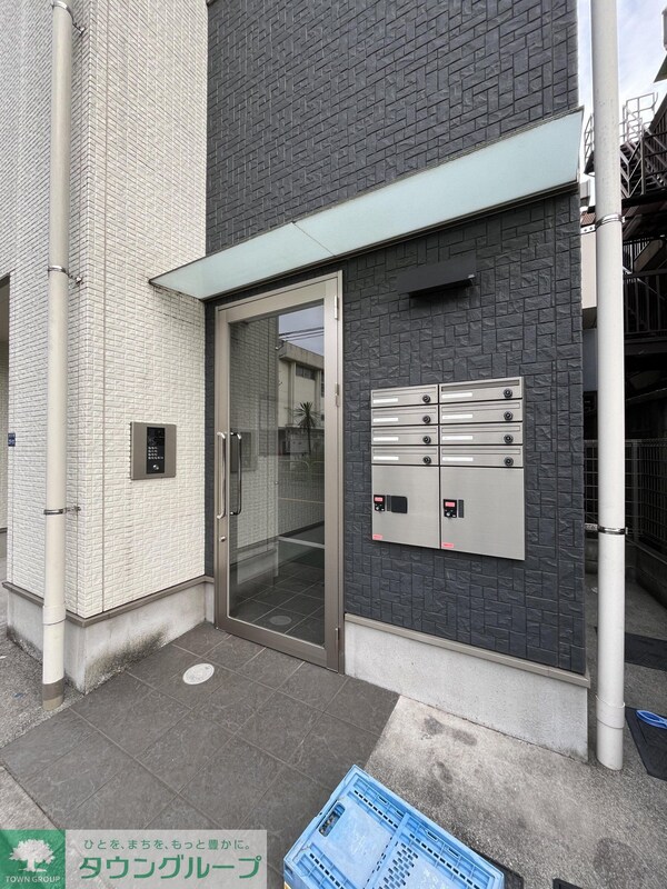 エントランス(駐車場)