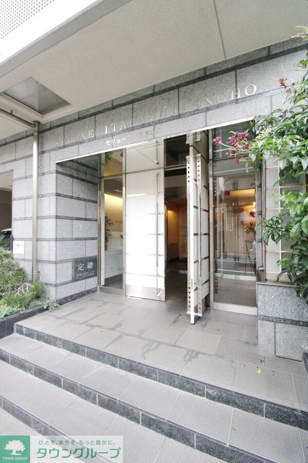 エントランス(エントランス)