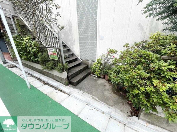 エントランス(庭)