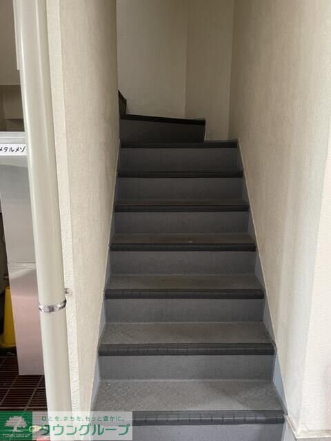 物件内観写真11　(玄関)