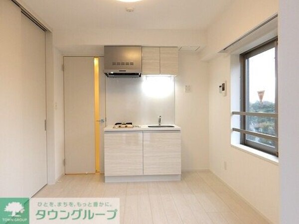 リビング・居室(※同タイプ別部屋2025年11月新築未入居時撮影)