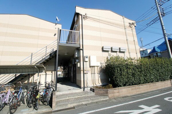 エントランス(駐車場)