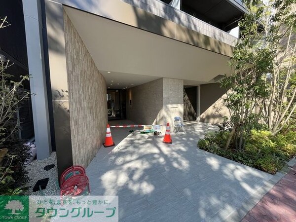エントランス(駐車場)