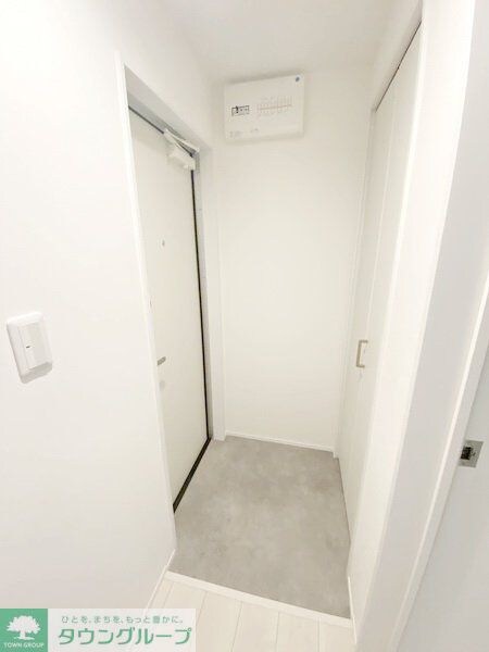 物件内観写真11　(玄関)