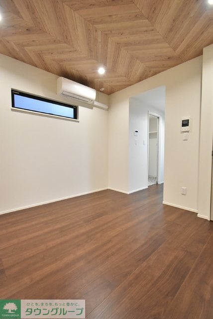 物件内観写真2　(リビング/居室)