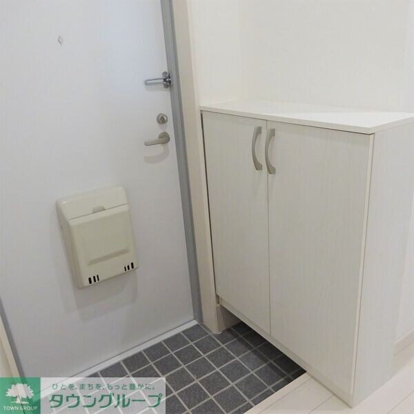 物件内観写真8　(玄関)