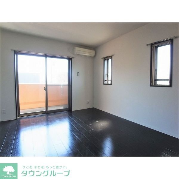 物件内観写真2　(リビング/居室)