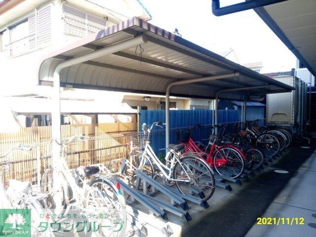 物件内観写真8　(屋根付き駐輪場)