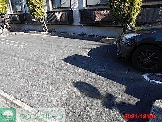 物件内観写真9　(屋根付き駐輪場)