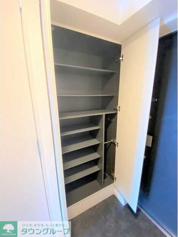 収納(シューズクローク)