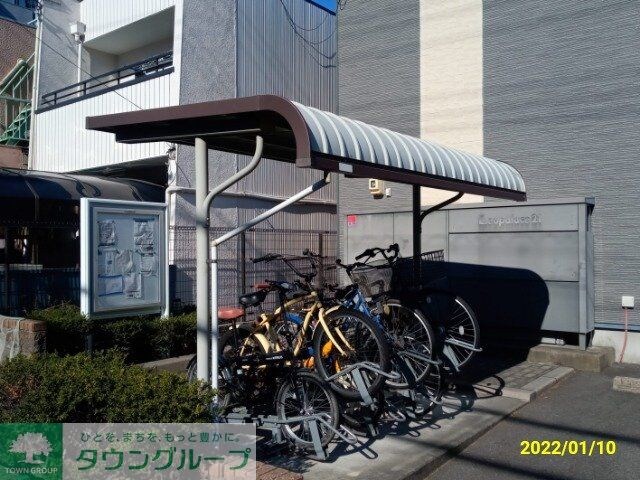 物件内観写真8　(屋根付き駐輪場)