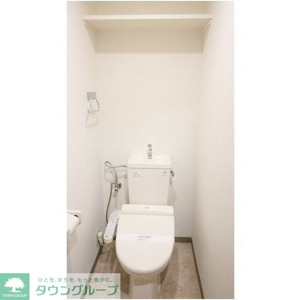 トイレ(※同タイプ・別部屋の写真になります)