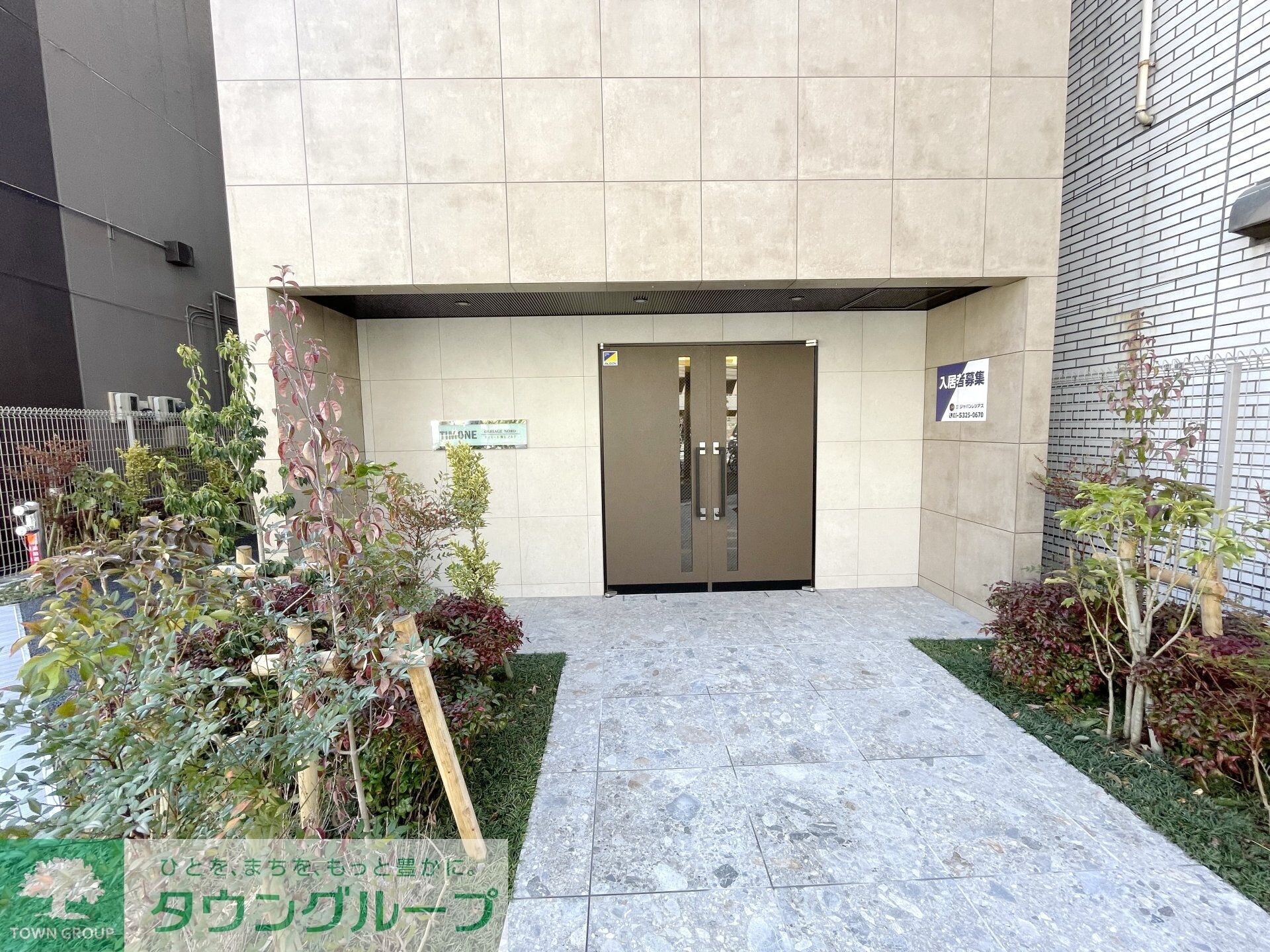 物件内観写真3　(エントランス)