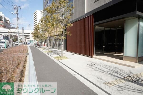 外観(前面道路)