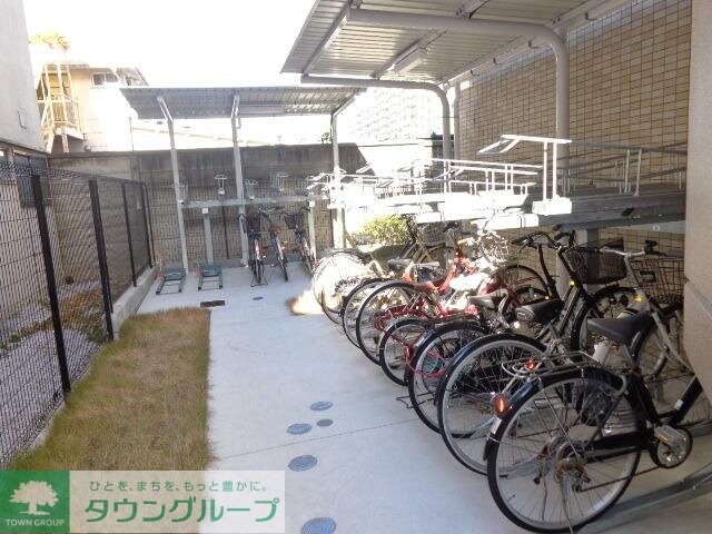 物件内観写真5　(駐輪場)