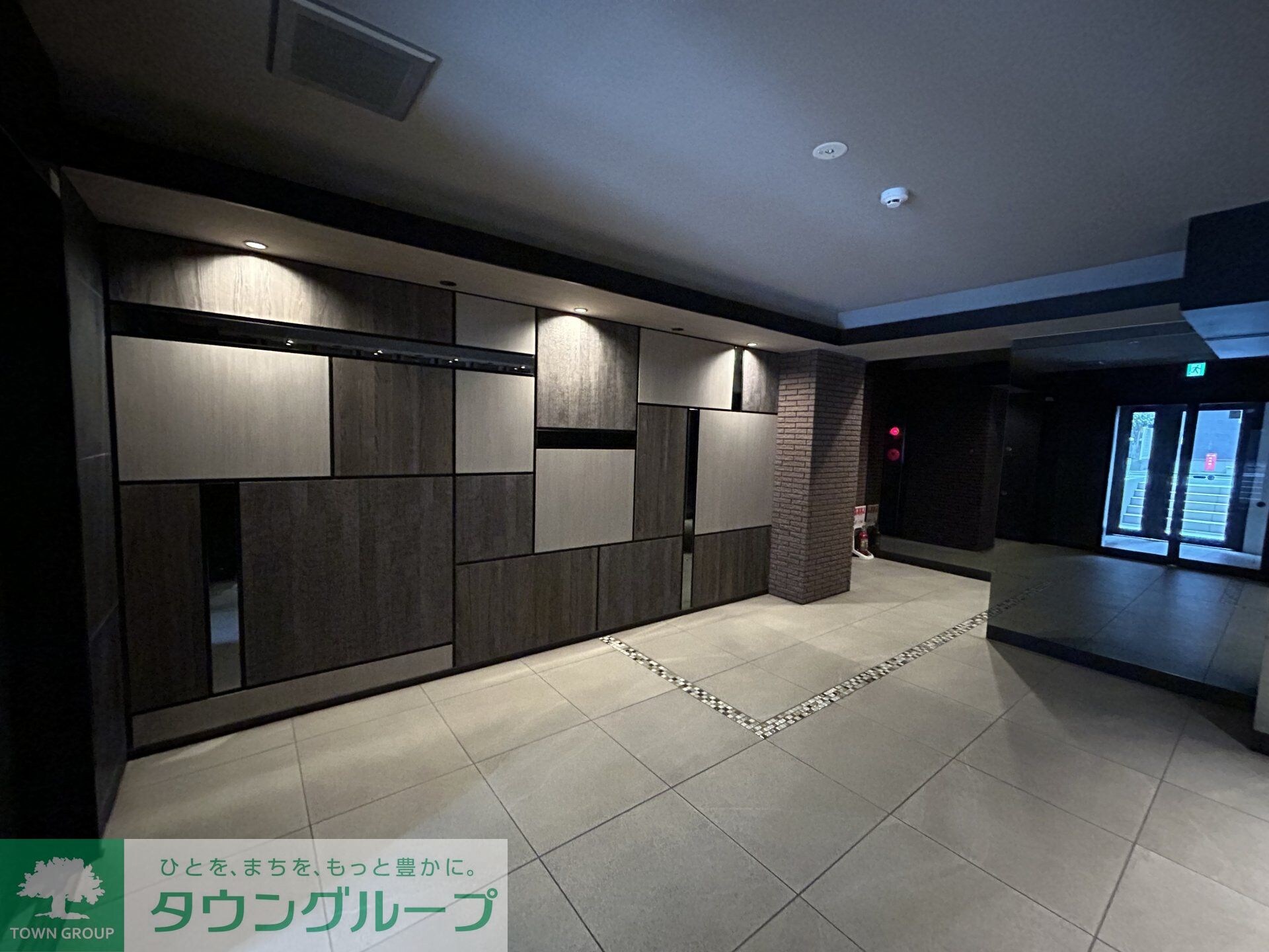 物件内観写真13　(エントランス)