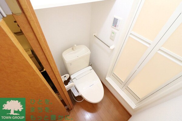 トイレ(こちらは同タイプの部屋の写真になります。)