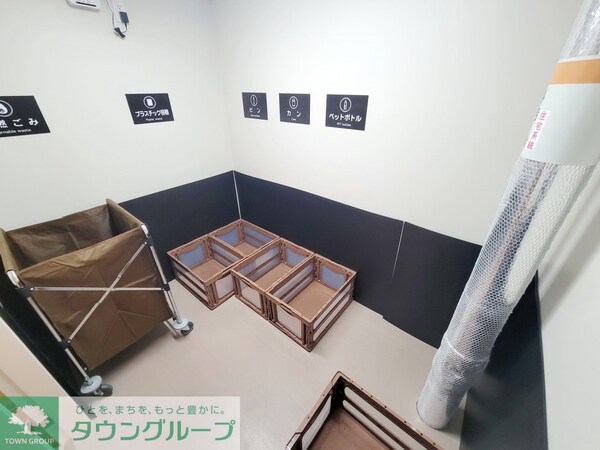 設備(各階ゴミ置場)