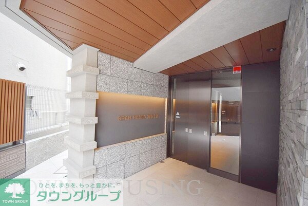 エントランス(お問合せは(株)タウンハウジングレジデンス事業部【03-…)