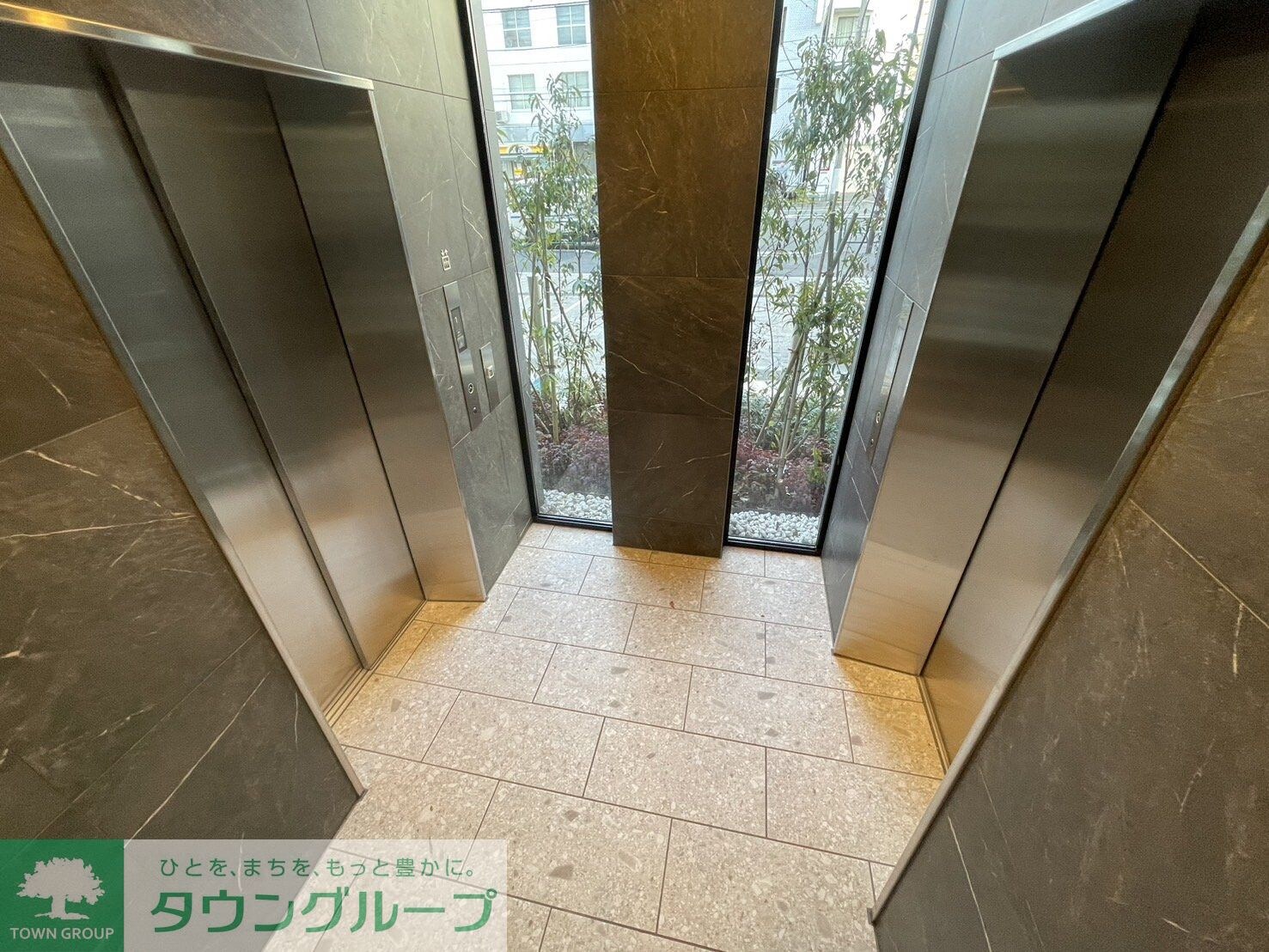 物件内観写真6　(玄関)