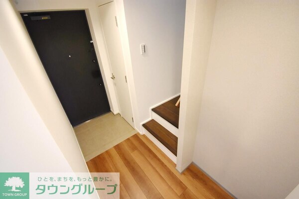 玄関(お問合せは(株)タウンハウジングレジデンス事業部　赤坂店・…)