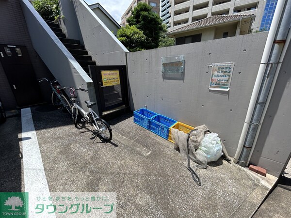 その他(高台に建っているので明るめなお部屋です♪)