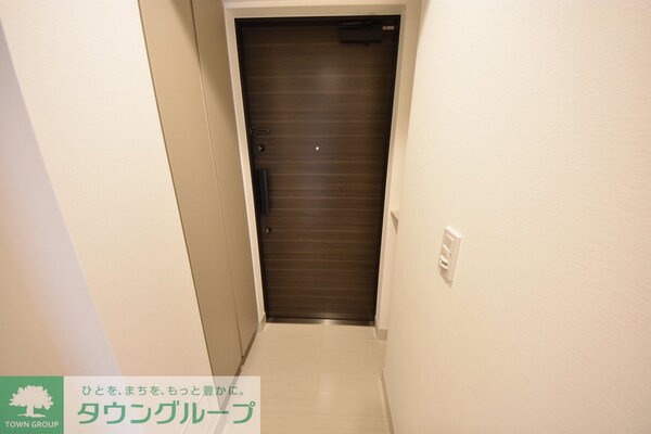 玄関(お問合せは(株)タウンハウジング東京へ)